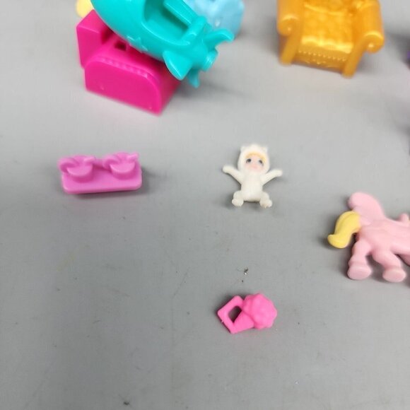 Polly Pocket Huge  lot of figures and accessories Mixed Lot - Picture 2 of 5